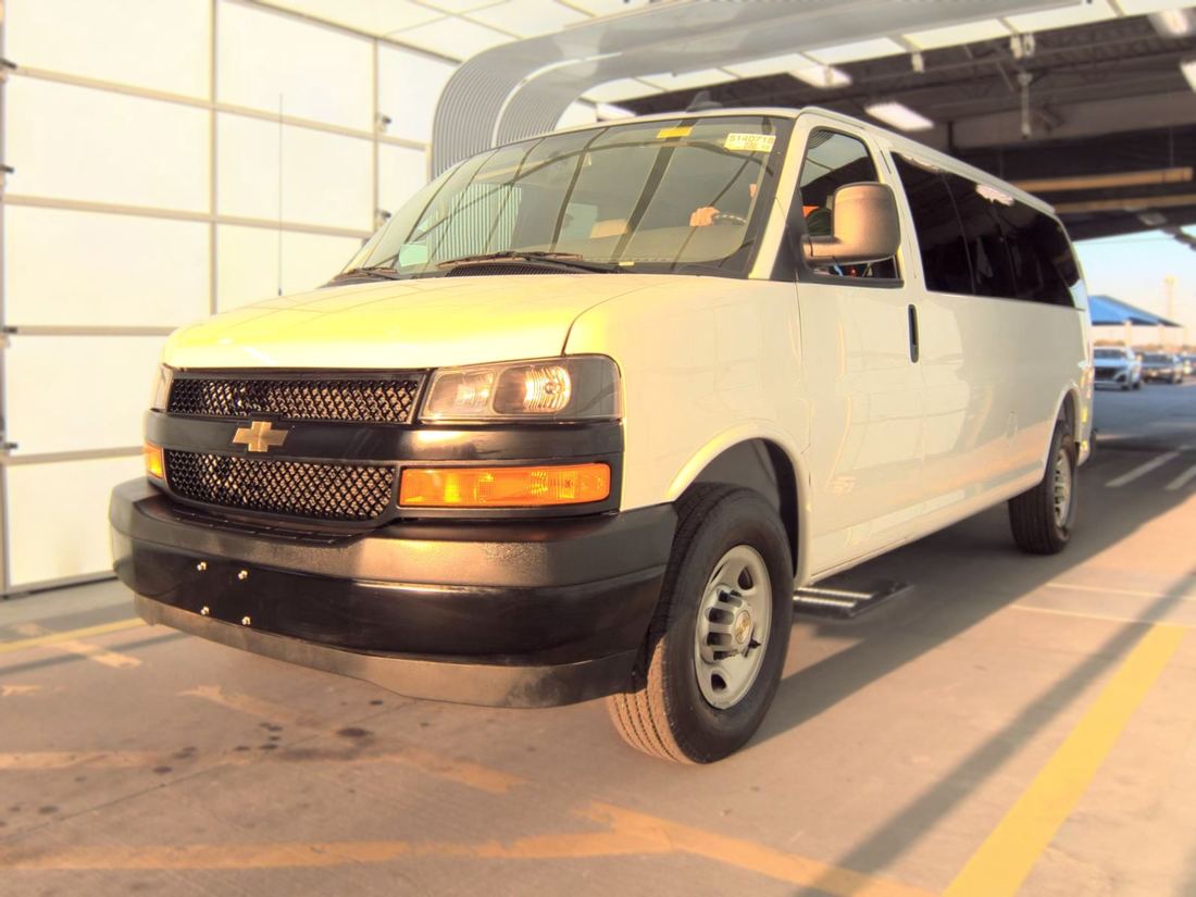 2025 CHEVROLET 3500 Passenger