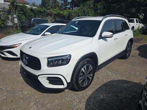 2025 Mercedes-Benz GLB250