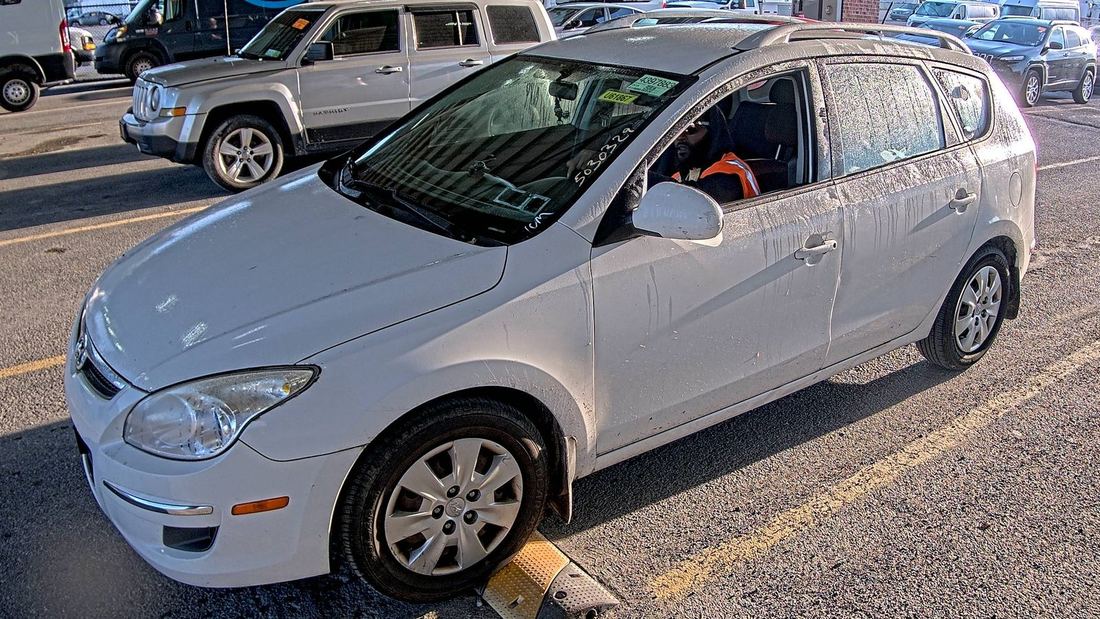 2011 Hyundai Middle level