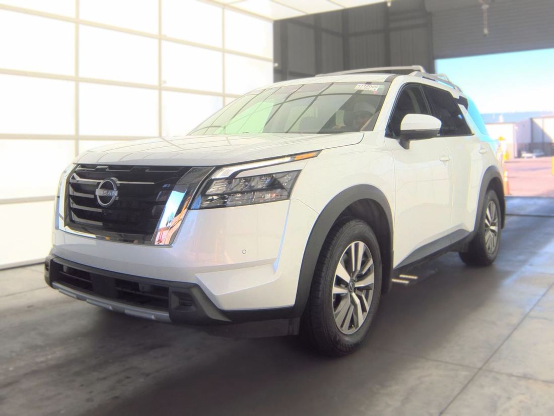 2025 NISSAN SL