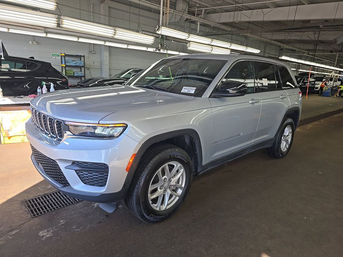 2025 JEEP Laredo, Altitude