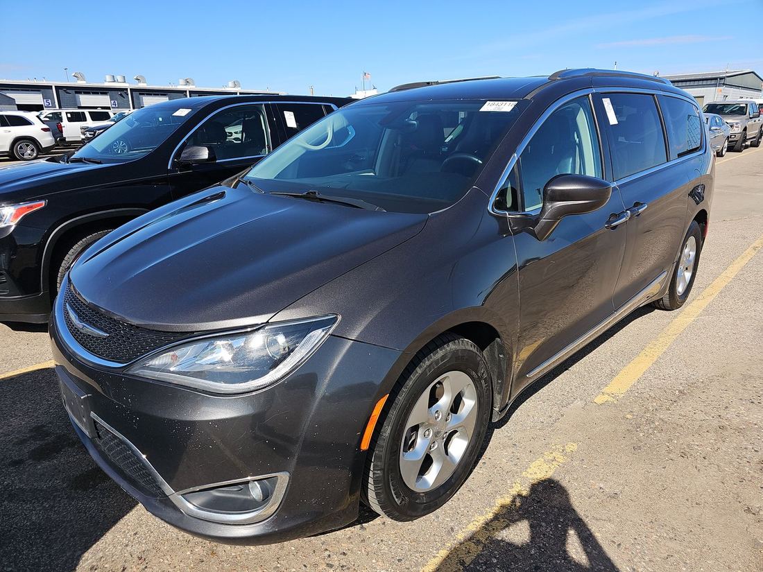 2017 CHRYSLER Touring L Plus