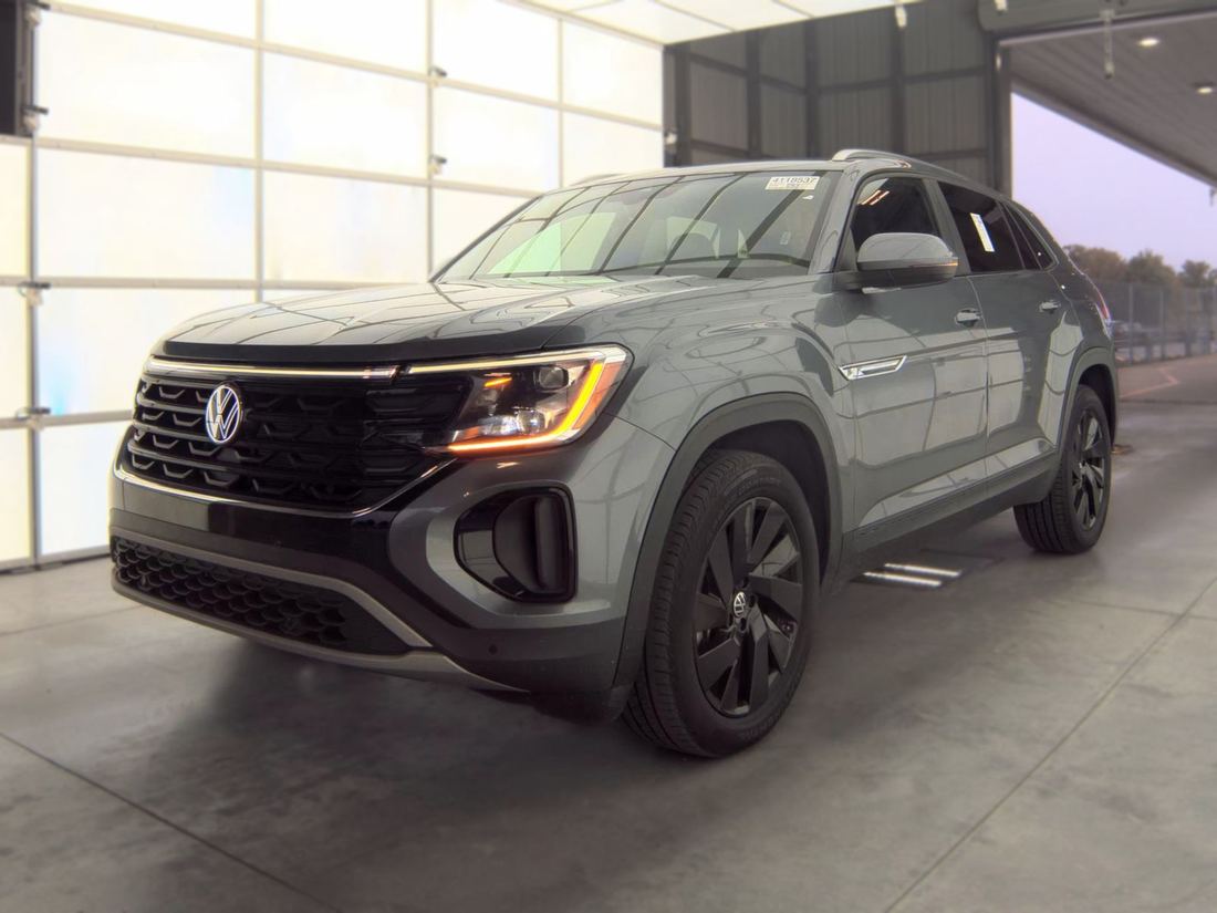 2025 Volkswagen SE