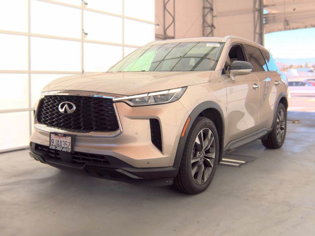 2023 INFINITI Luxe
