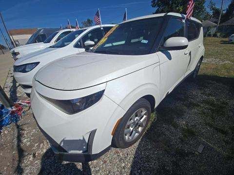 2023 Kia LX, S