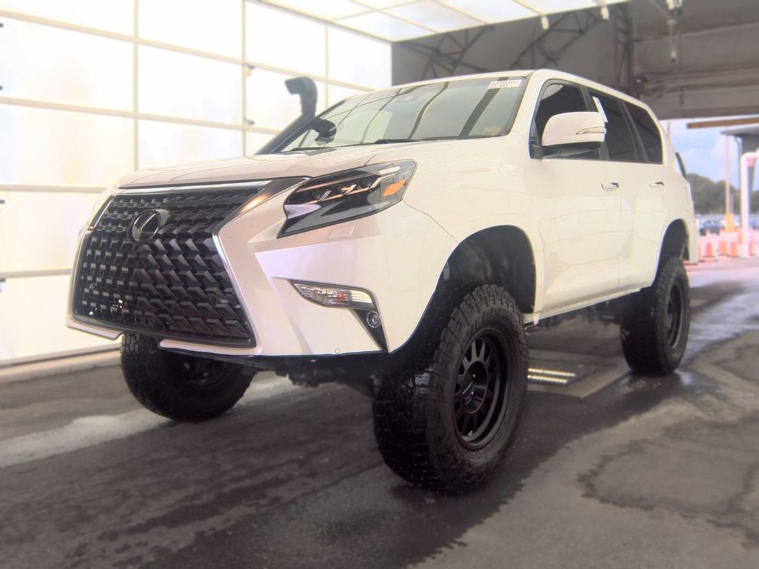 2023 LEXUS URJ150L