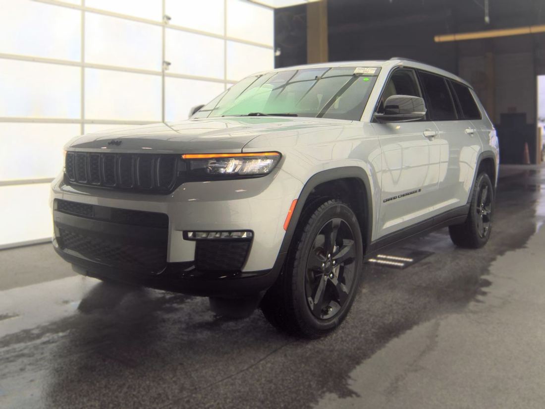 2023 JEEP Limited
