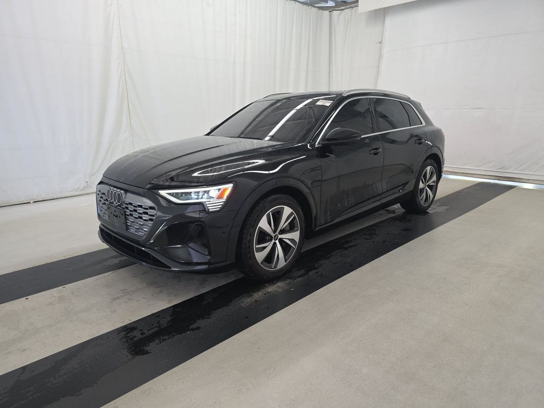 2024 Audi e-tron SUV