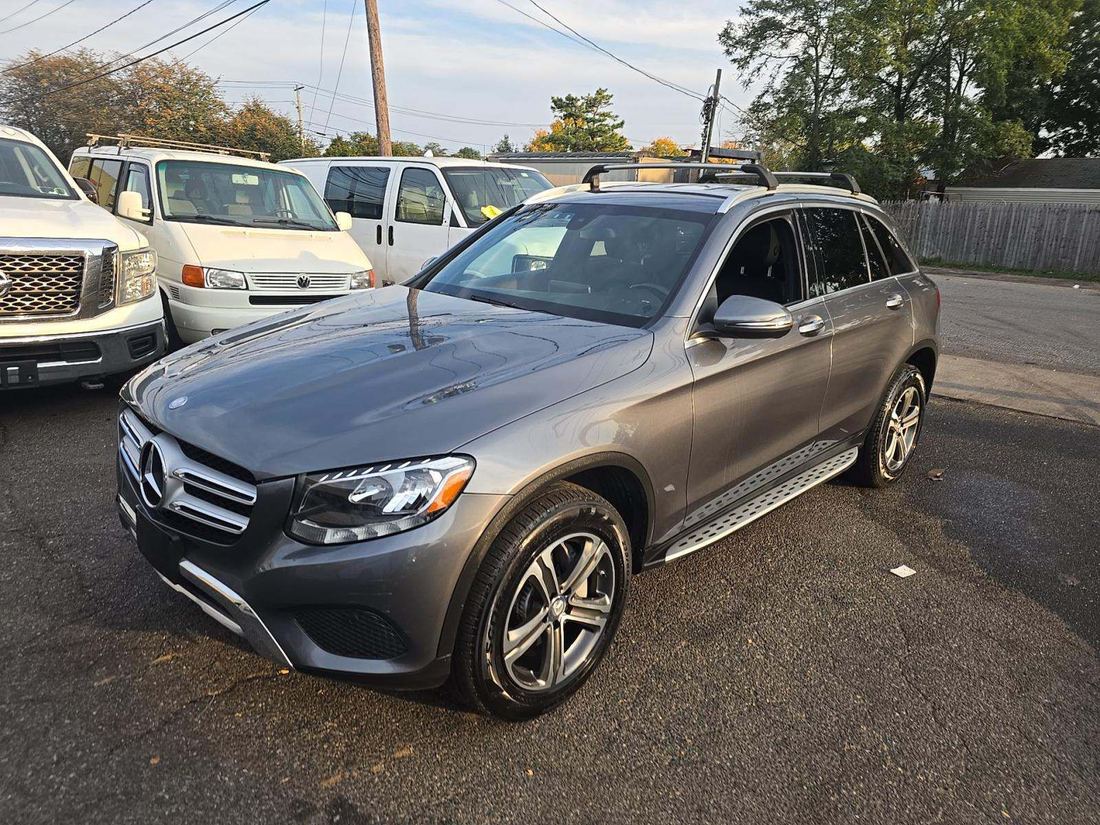 2017 Mercedes-Benz GLC300 Base-4M