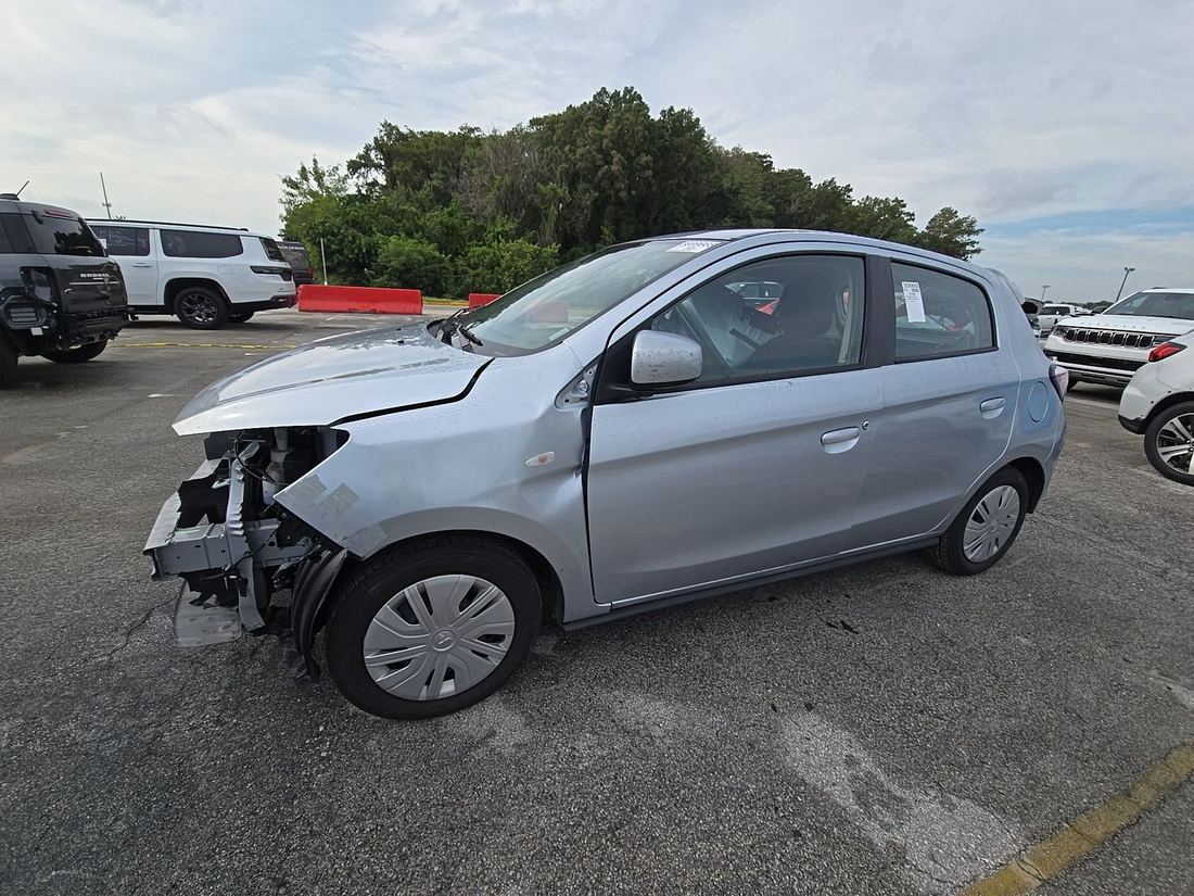 2024 MITSUBISHI ES, LE