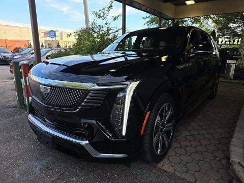 2025 Cadillac Lux-2
