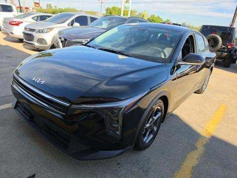 2025 Kia LX, LXS