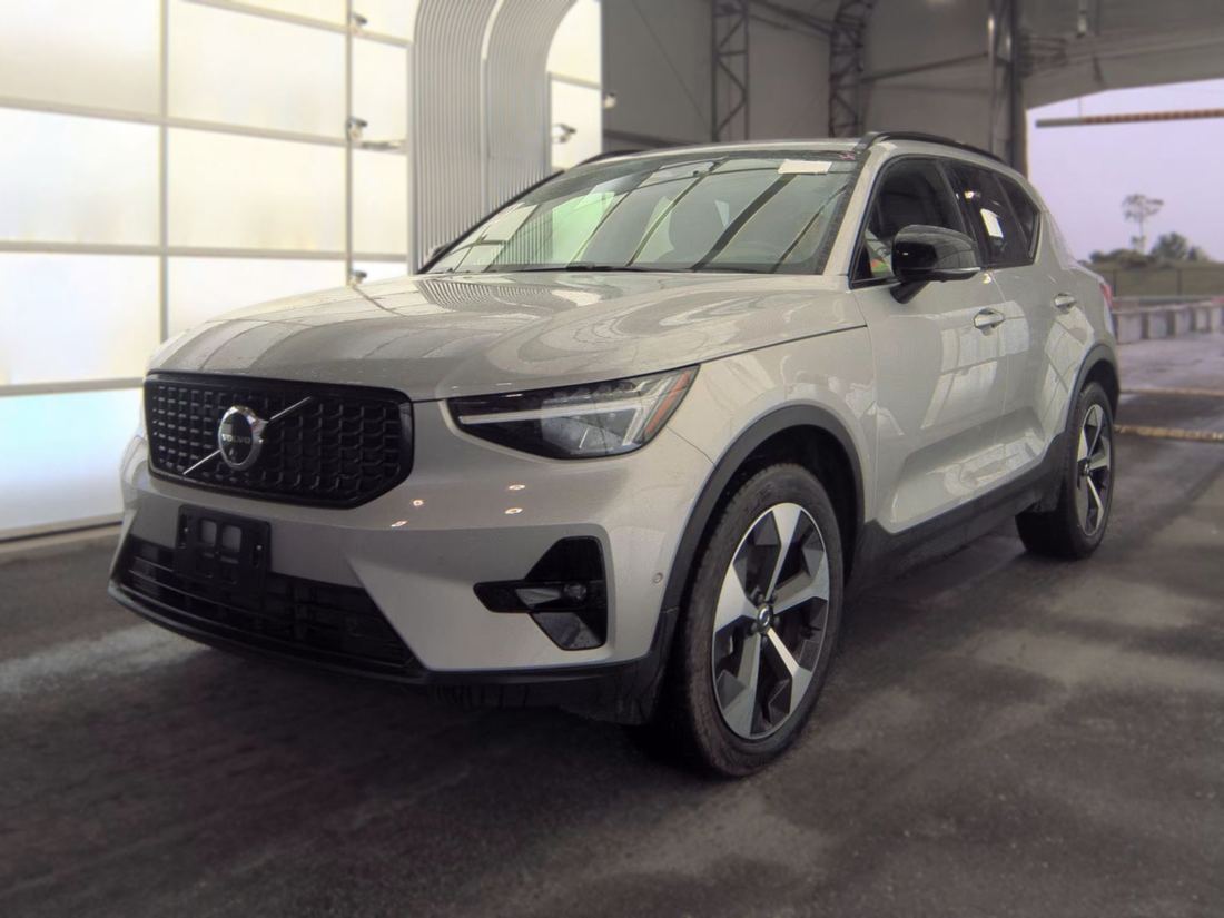 2025 VOLVO Plus Dark
