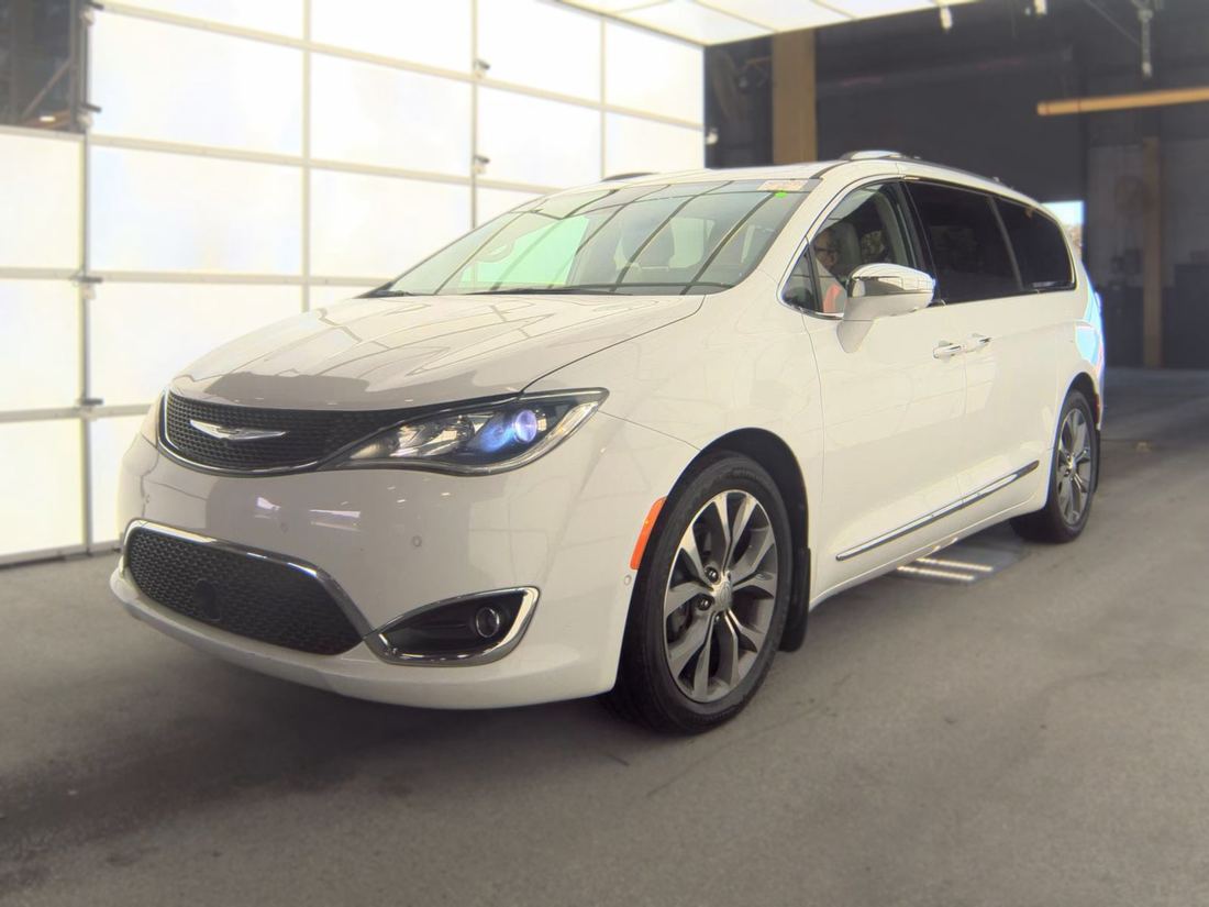 2017 CHRYSLER Limited