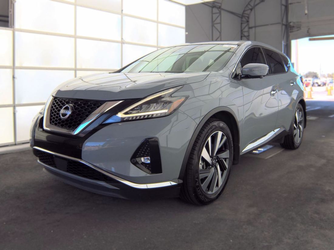 2023 NISSAN SL