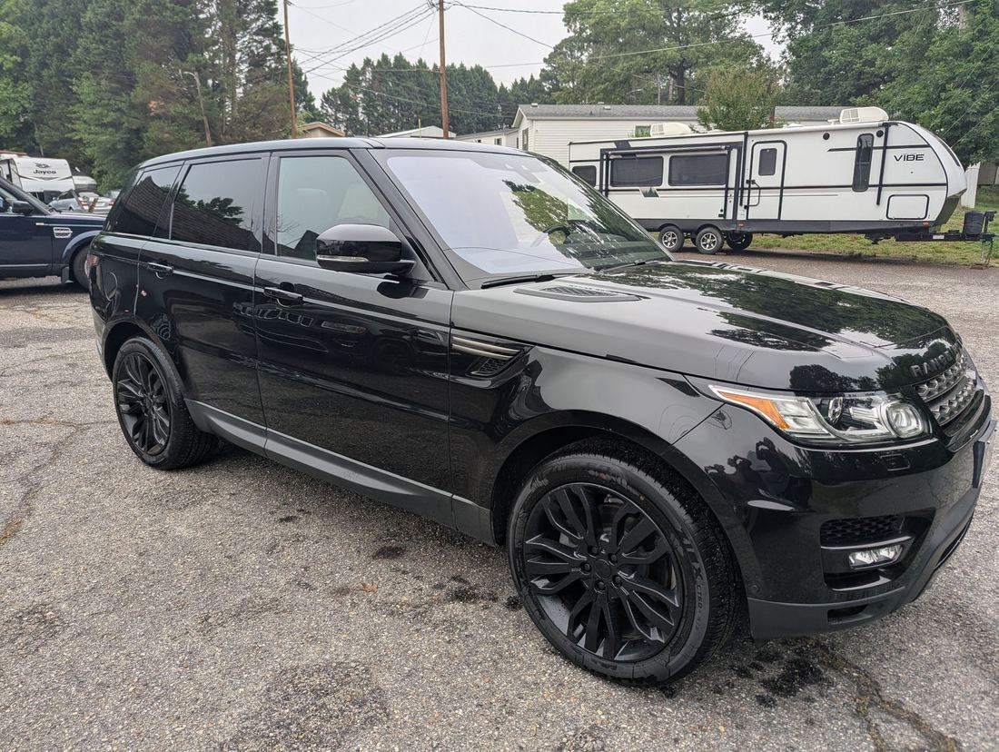 2017 Land Rover SE