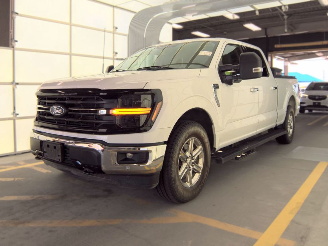2024 FORD XLT