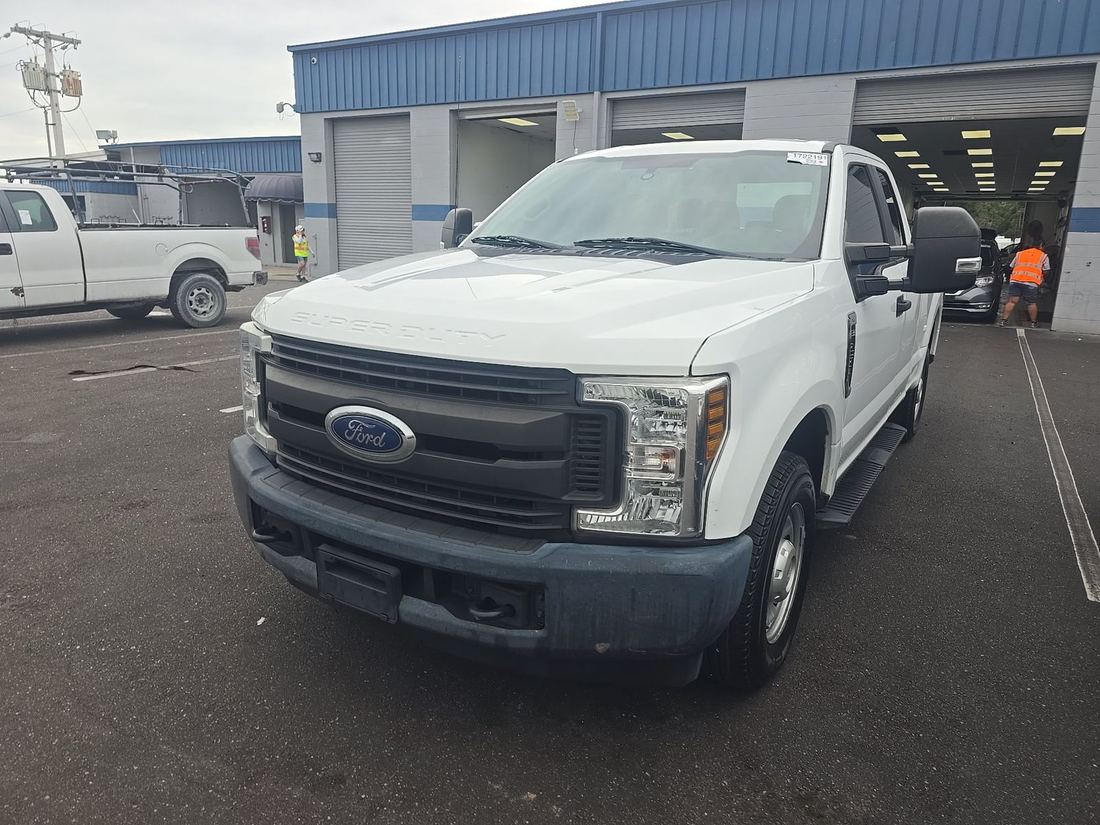 2018 Ford Super Duty - Single Rear Wheel