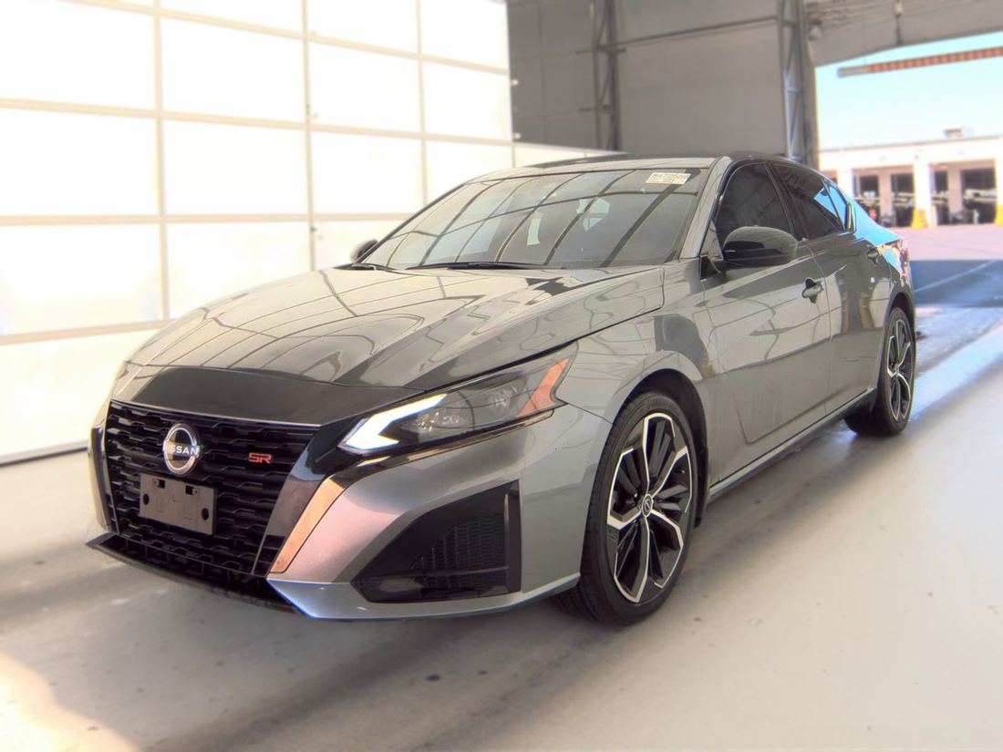 2023 NISSAN SR
