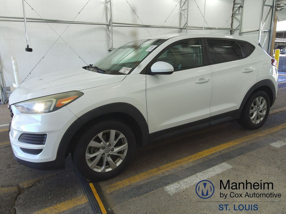2019 Hyundai SE