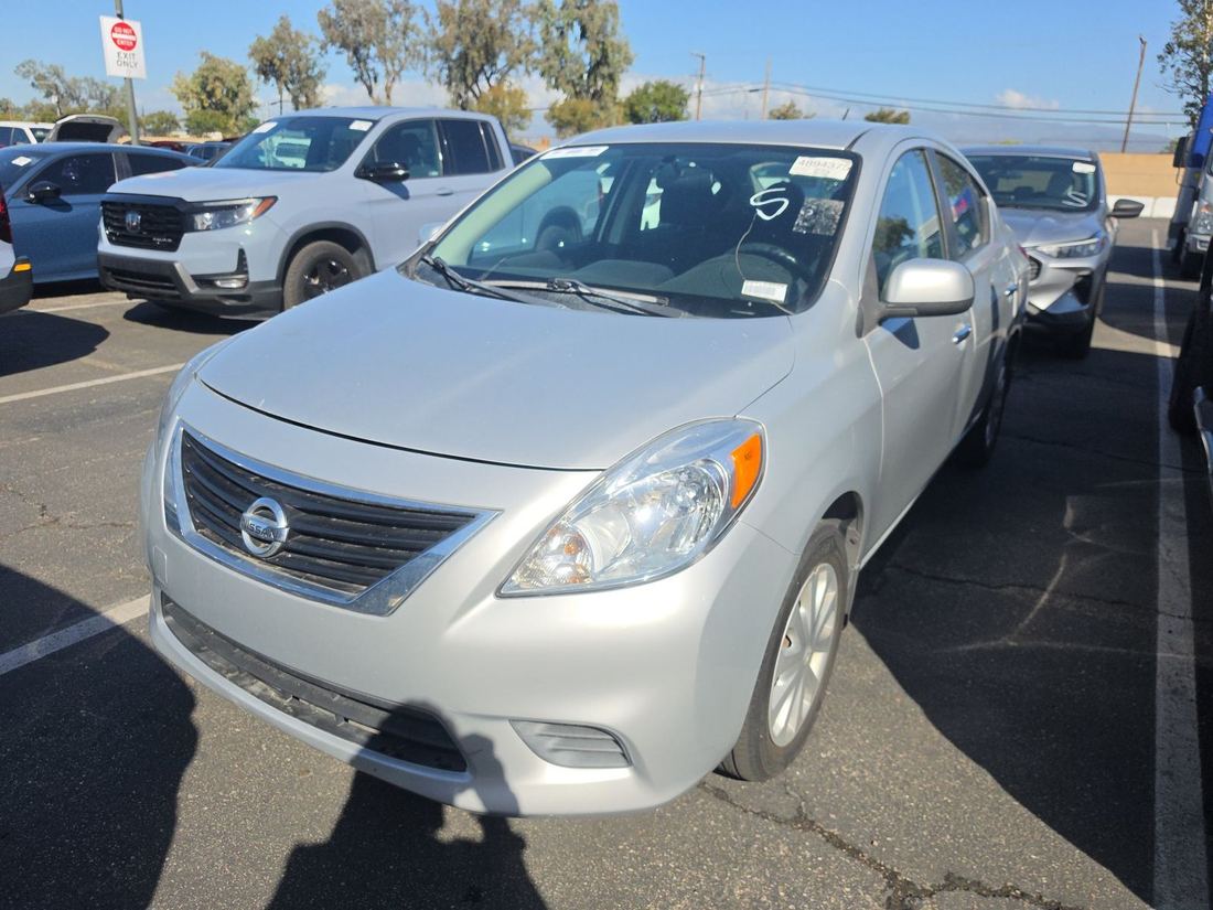 2012 NISSAN Versa
