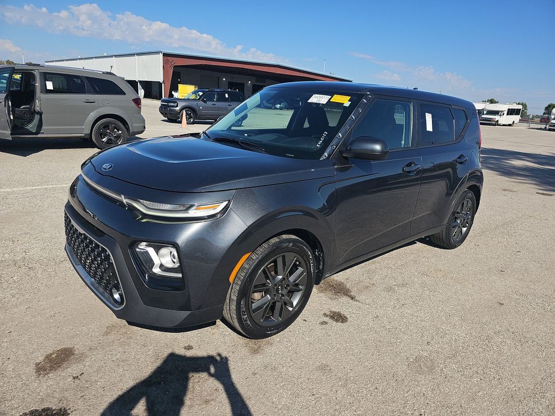 2020 KIA EX