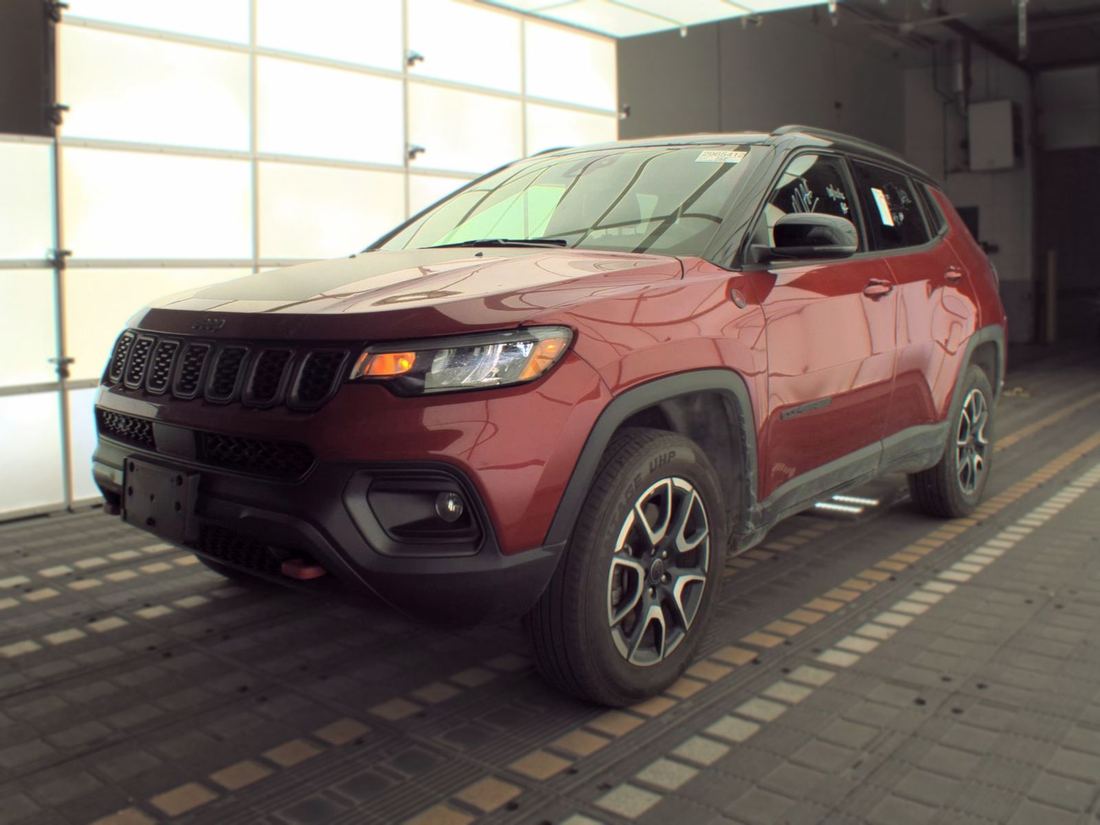 2025 JEEP Trailhawk