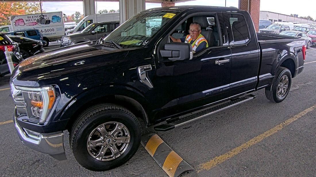 2023 FORD SuperCab