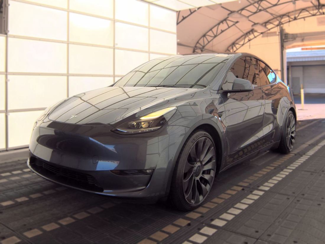 2022 TESLA Model Y