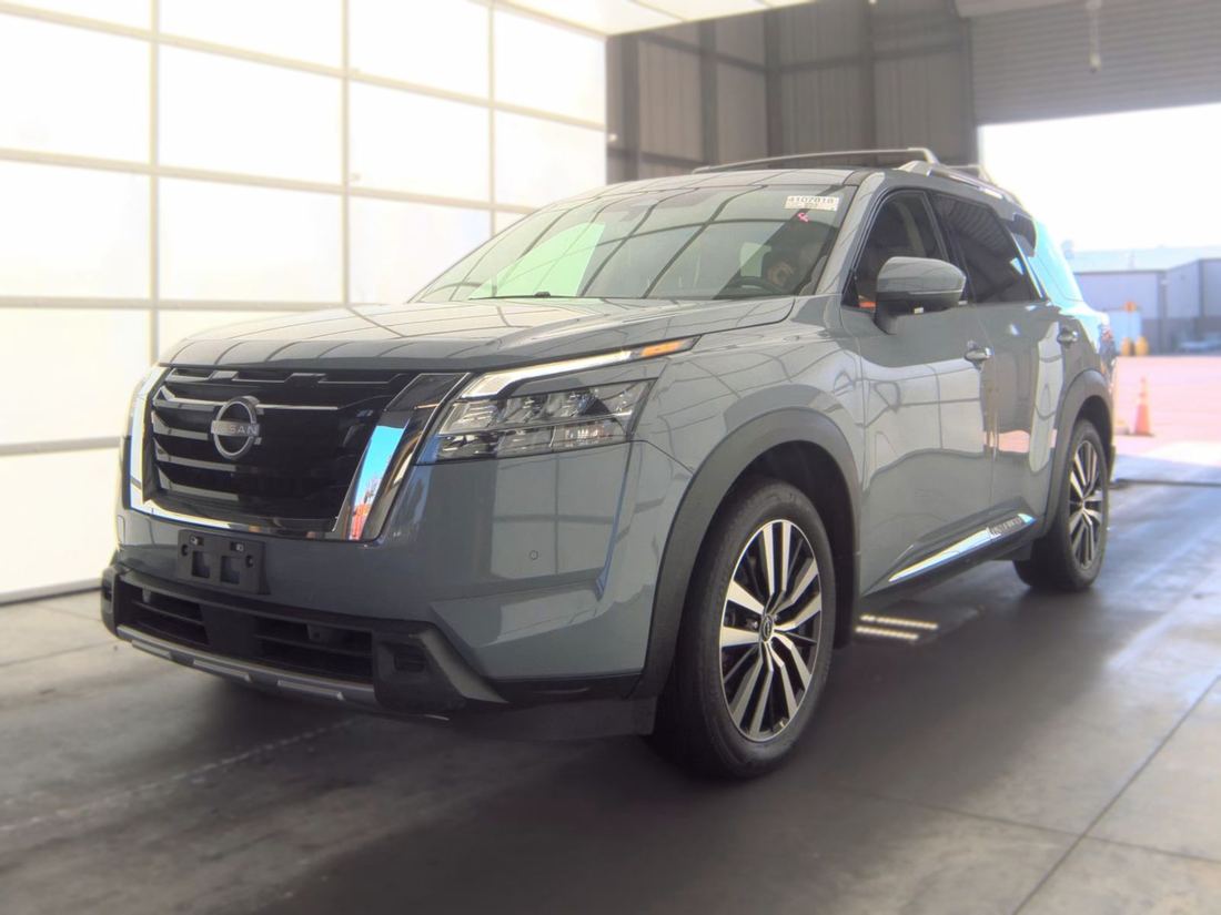 2024 Nissan PLATINUM