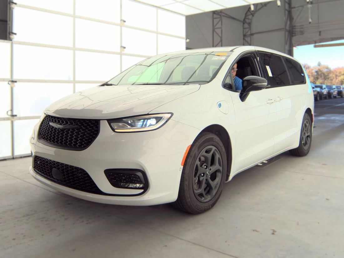 2024 Chrysler RU