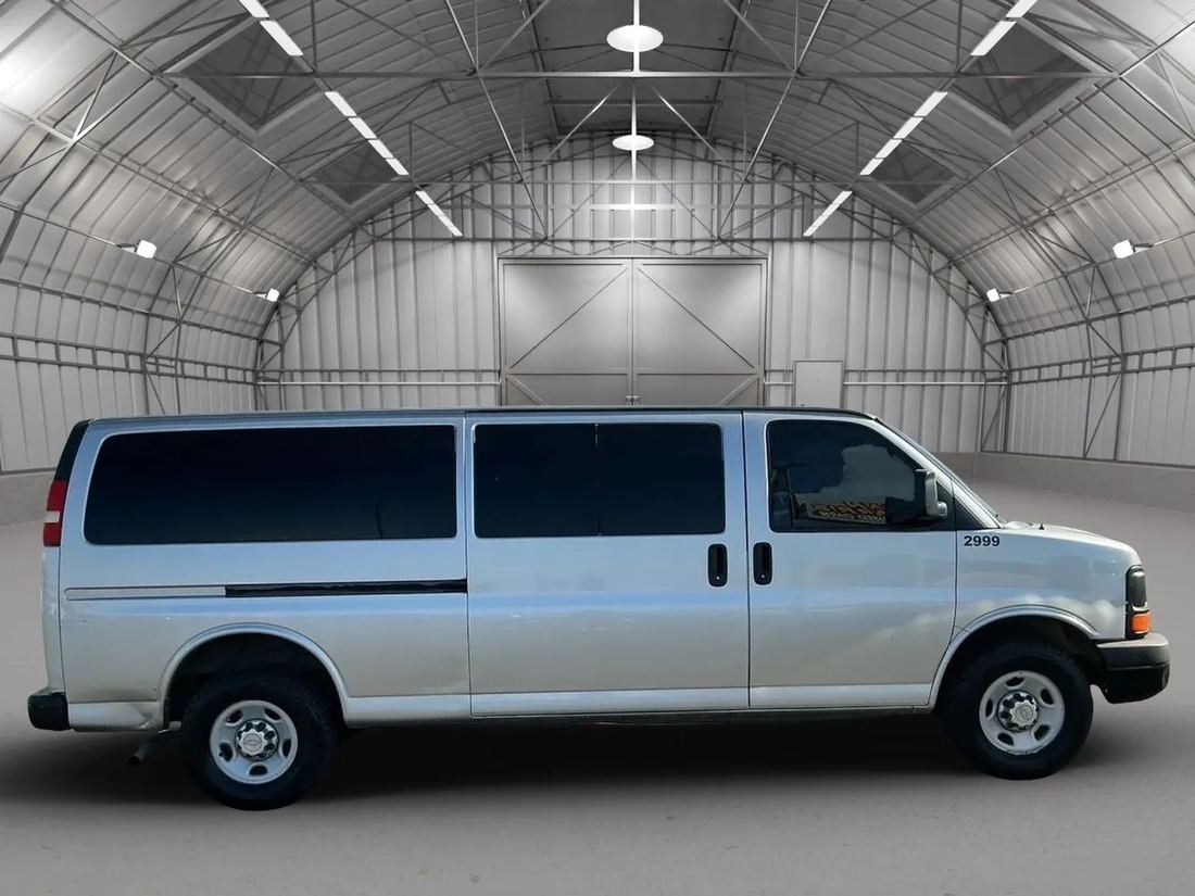2013 Chevrolet 3500 Passenger