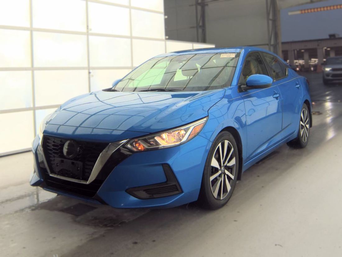 2022 Nissan SV