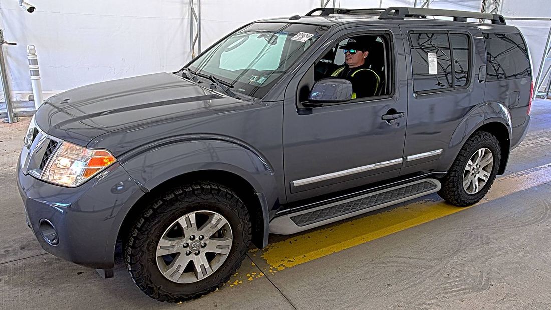 2012 NISSAN Pathfinder