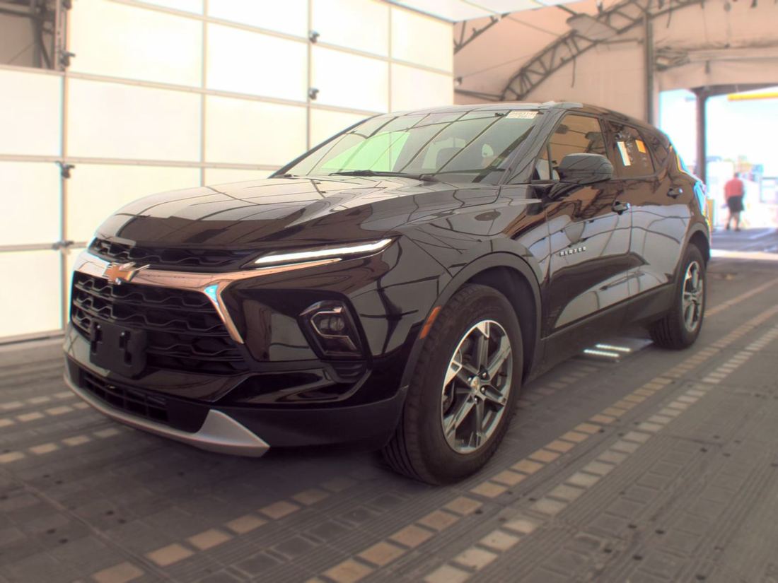 2025 CHEVROLET 2LT