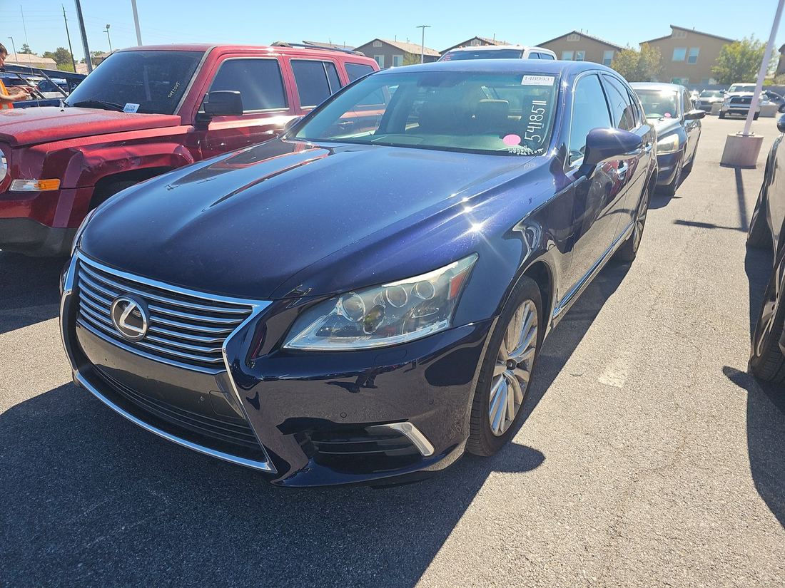 2013 LEXUS UVF46L
