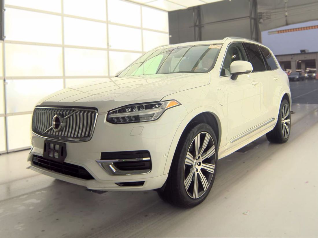2025 VOLVO Plus Bright