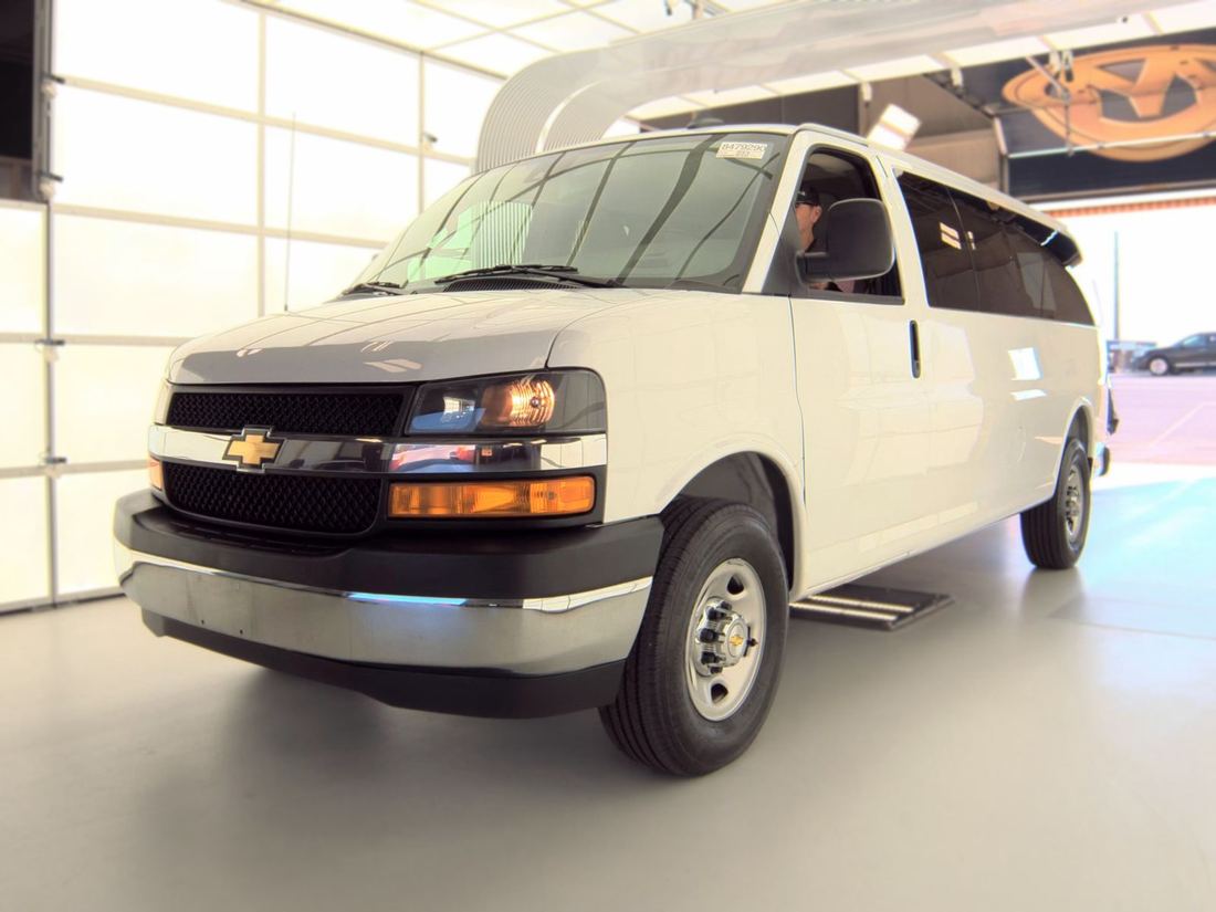 2025 Chevrolet 3500 Passenger