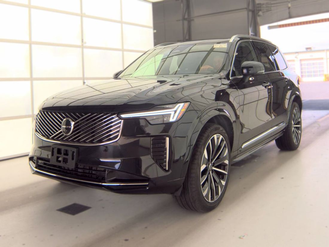 2026 VOLVO Plus Bright