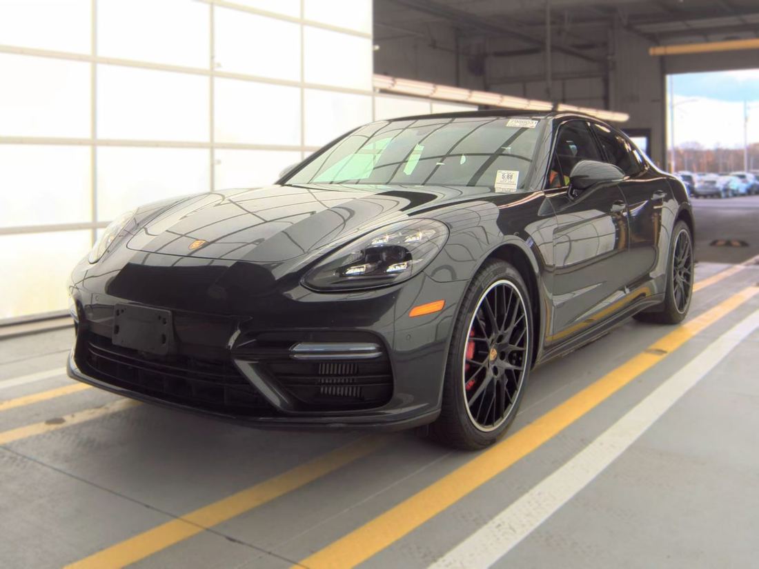 2017 PORSCHE GTS