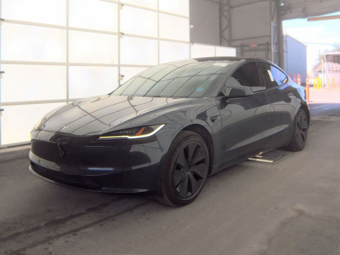 2025 TESLA Model 3