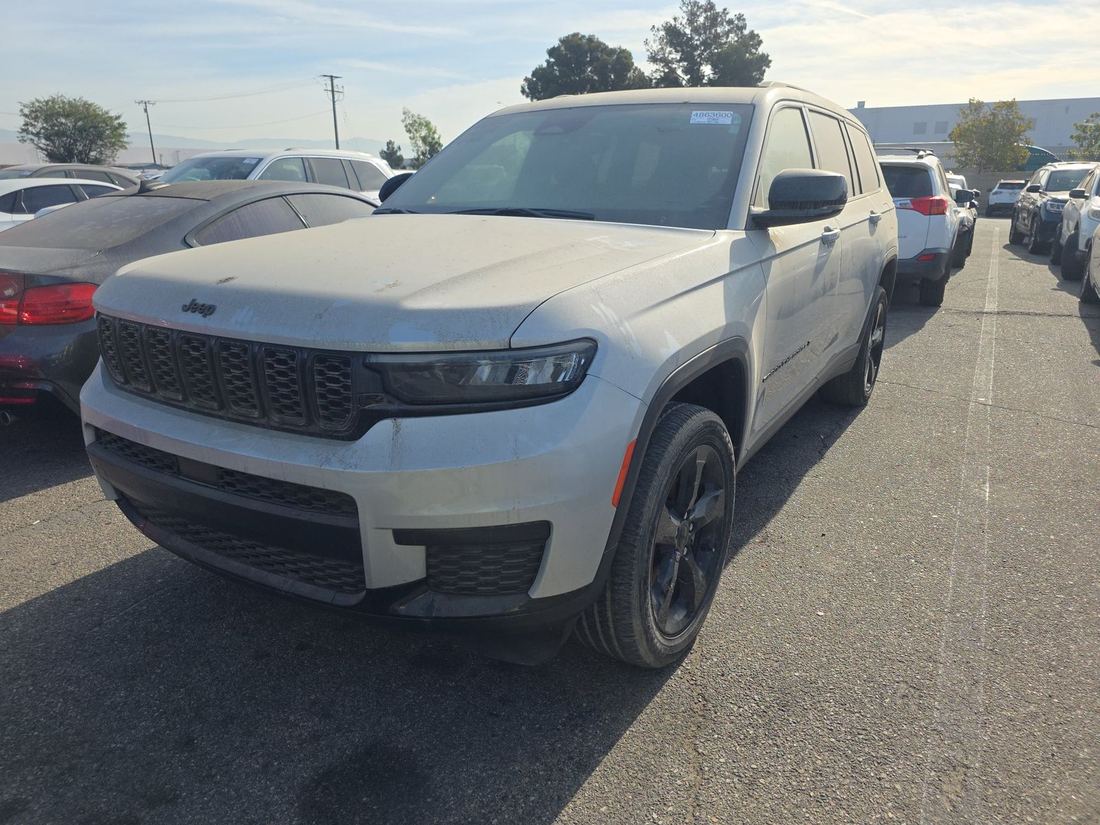 2023 Jeep Laredo, Altitude