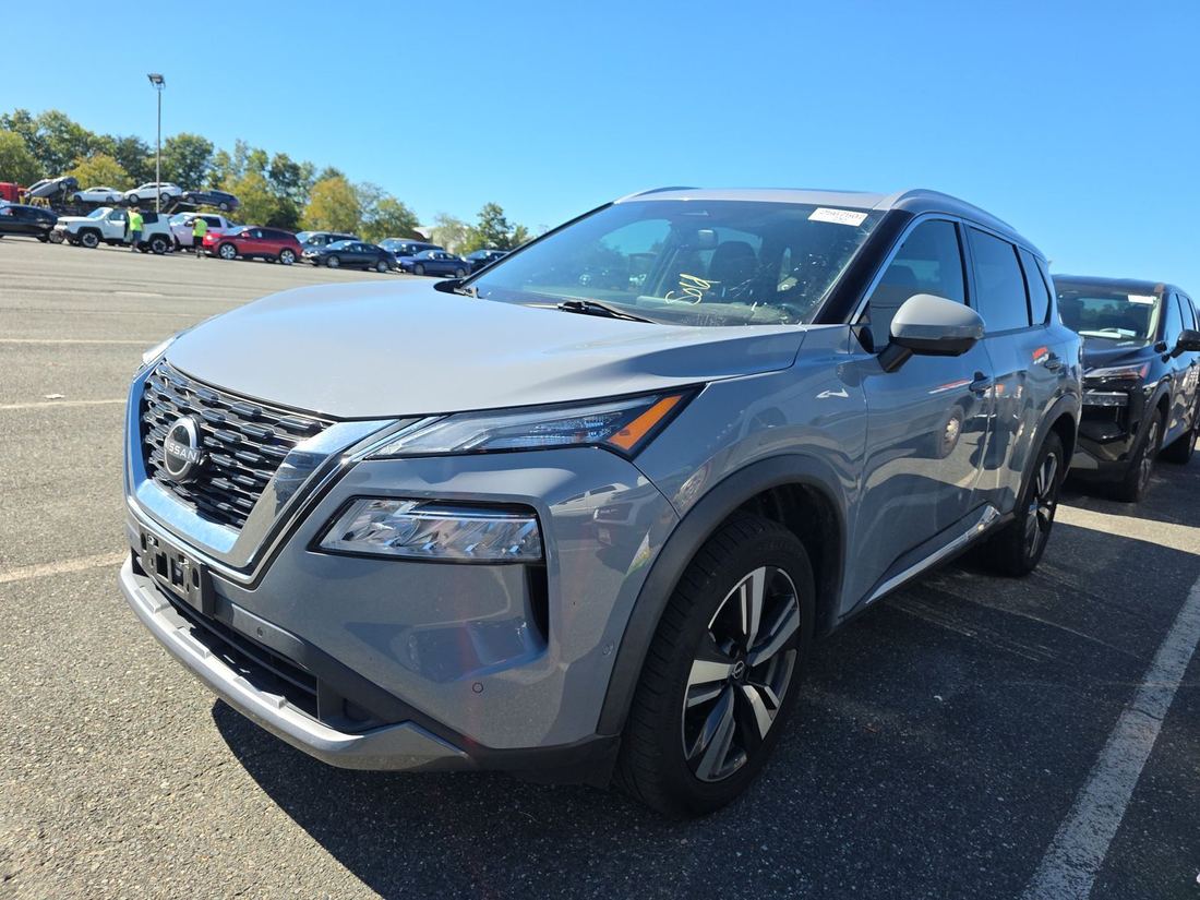 2023 Nissan SL