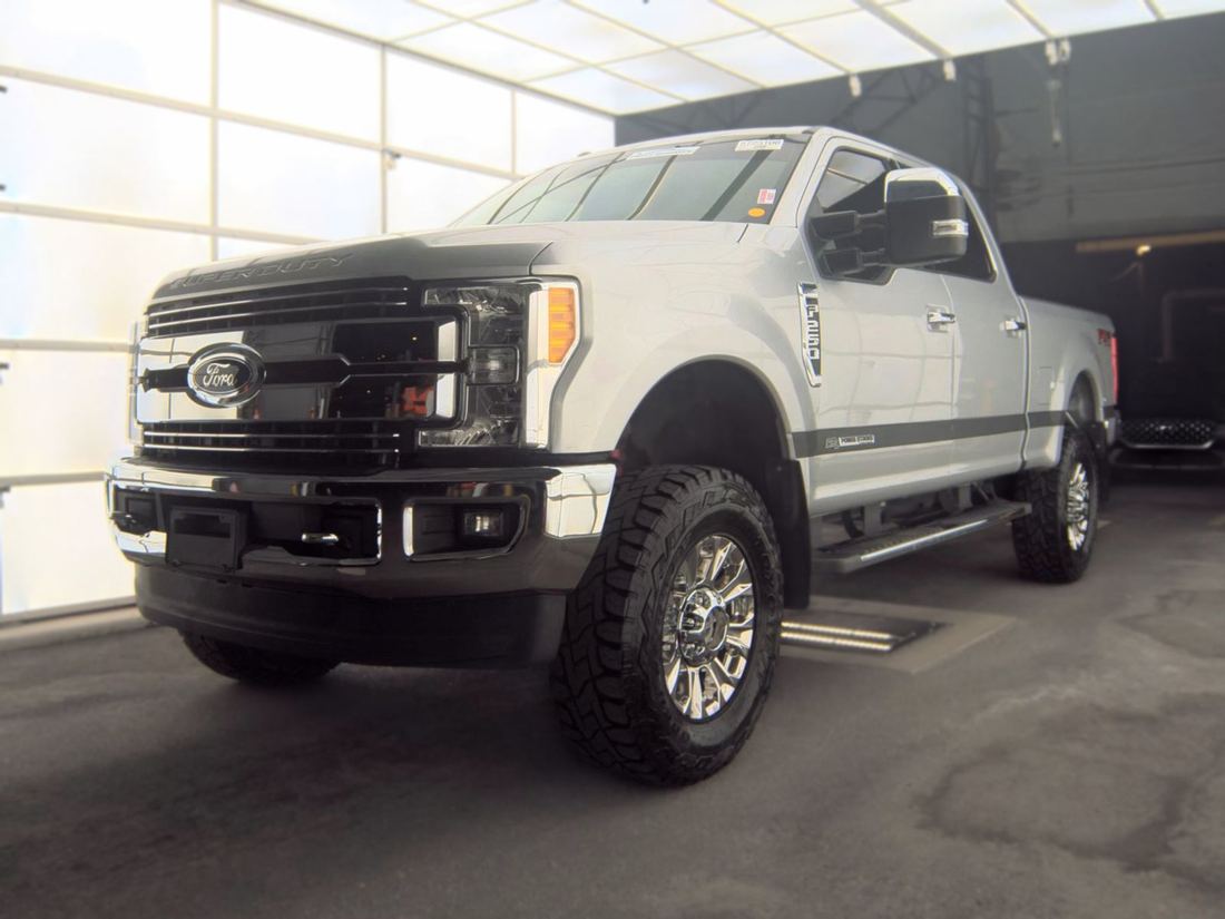 2017 FORD Super Duty - Single Rear Wheel