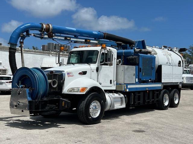 2015 Peterbilt 348
