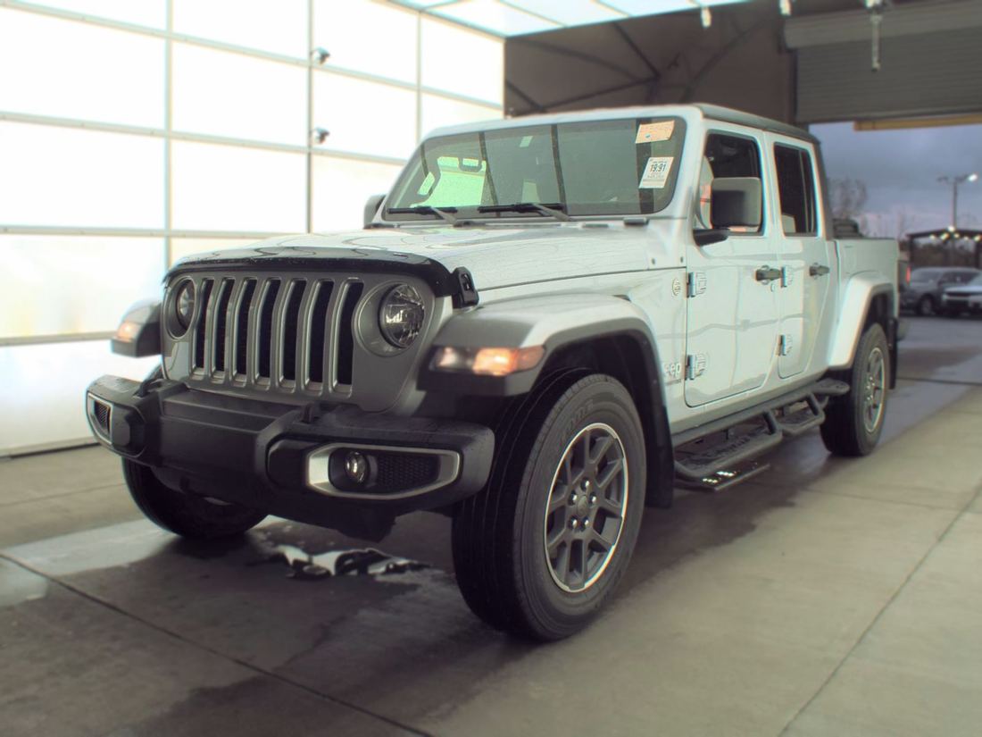 2022 JEEP Overland