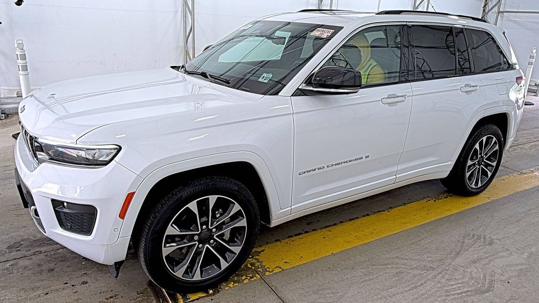 2022 Jeep Overland