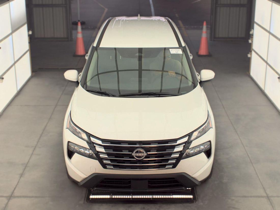 2026 Nissan SV